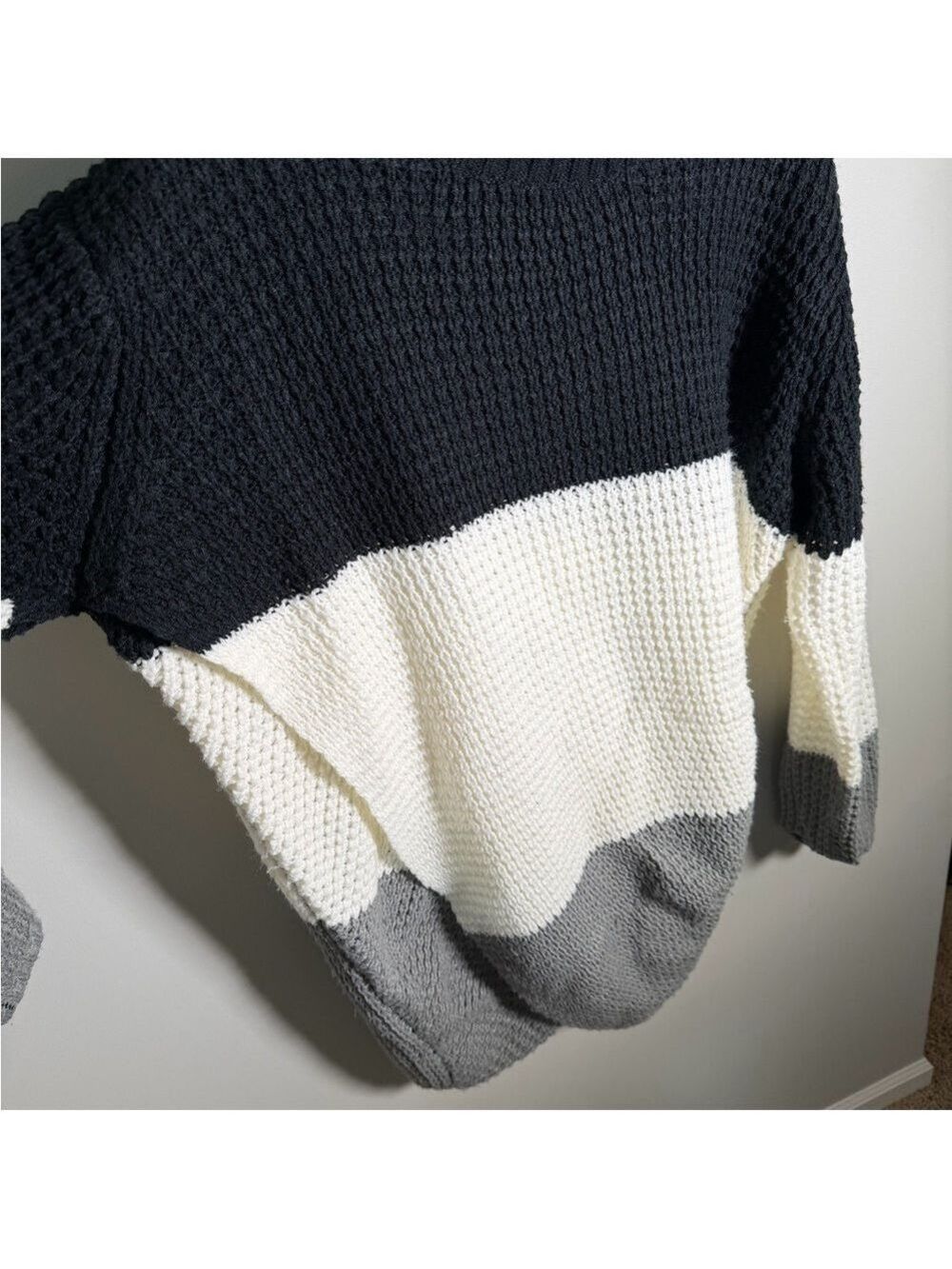 Chic Soul Colorblock Knit Sweater Black White Gray - Picture 7 of 8